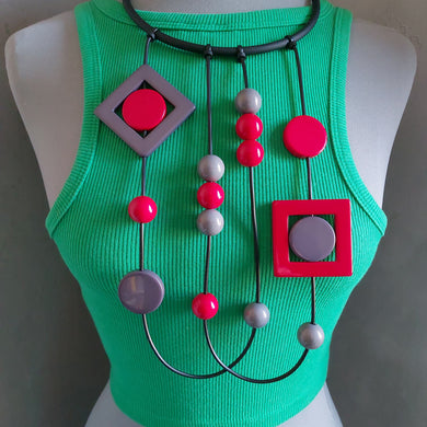 Collana splash bordeaux e grigio