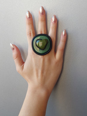Anello forma irregolare verde