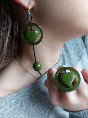 Parure  orecchini e anello  cuore verde 2d
