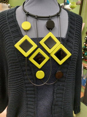 Collana splash rombo giallo e nero