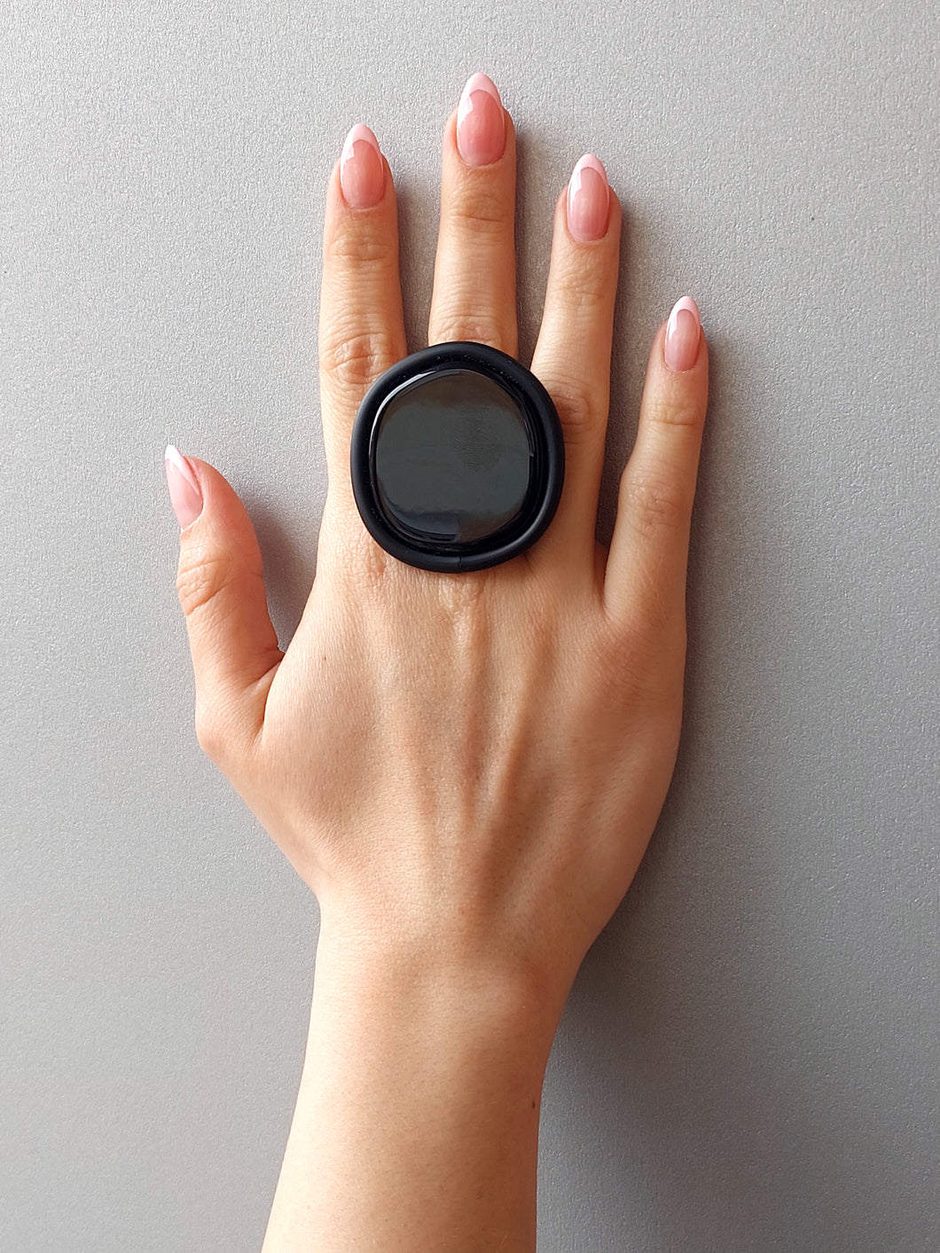 Anello piatto nero total black