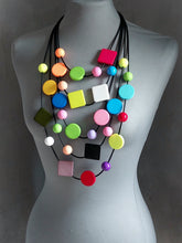 Carica l'immagine nel visualizzatore di Gallery, Collana noodles multicolor 2024