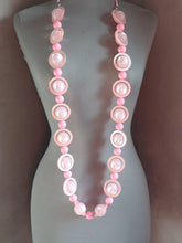 Carica l'immagine nel visualizzatore di Gallery, Collana Madame butterfly rosa