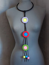 Carica l'immagine nel visualizzatore di Gallery, Collana pendolo saturn multicolor
