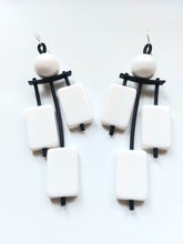Carica l'immagine nel visualizzatore di Gallery, Orecchini Osaka plus bianco