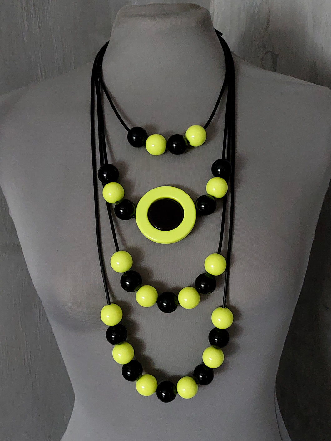 Collana Solange giallo e nero