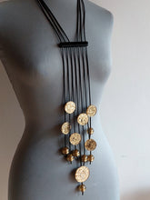 Carica l'immagine nel visualizzatore di Gallery, Collana payette oro double face