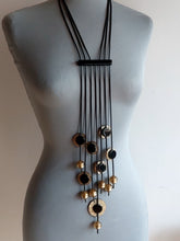 Carica l'immagine nel visualizzatore di Gallery, Collana payette oro double face