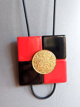 Carica l'immagine nel visualizzatore di Gallery, Collana squid game rosso e nero e glitter oro