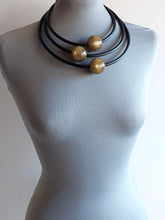 Carica l'immagine nel visualizzatore di Gallery, Collana saturn oro glitter