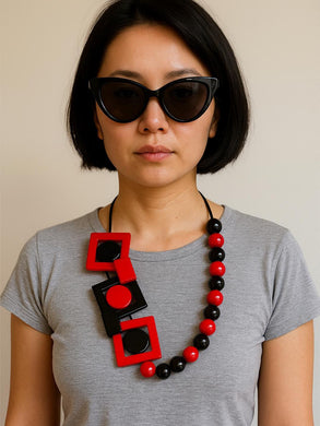 Collana Escalation rosso e nero