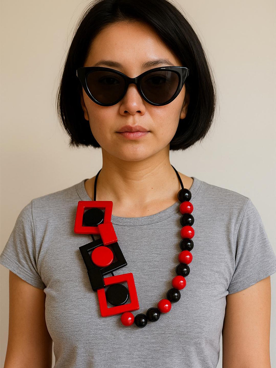 Collana Escalation rosso e nero