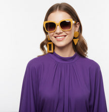 Carica l&#39;immagine nel visualizzatore di Gallery, Orecchini gemelli diversi ocra