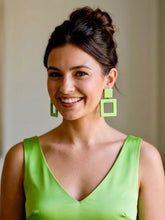 Carica l'immagine nel visualizzatore di Gallery, Orecchini quadro verde