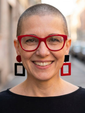 Orecchini gemelli diversi rosso e nero