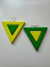 Carica l'immagine nel visualizzatore di Gallery, Orecchini tria inverter giallo e verde