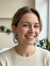 Carica l'immagine nel visualizzatore di Gallery, Orecchini uovo celesti