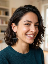 Carica l'immagine nel visualizzatore di Gallery, Orecchini Balance nero