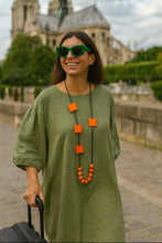 Carica l&#39;immagine nel visualizzatore di Gallery, Collana punto a capo arancio