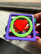 Carica l'immagine nel visualizzatore di Gallery, Bracciale multicolor cuore rosso