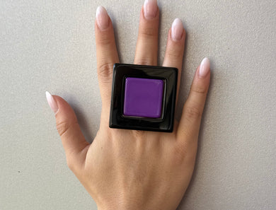 Anello quadro nero e viola