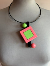 Carica l'immagine nel visualizzatore di Gallery, Collana slim quadro rosa e verde