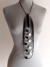 Carica l'immagine nel visualizzatore di Gallery, Collana Nebula black &amp; white