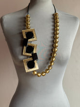 Carica l&#39;immagine nel visualizzatore di Gallery, Collana escalation oro e nero 2.0