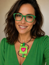 Carica l'immagine nel visualizzatore di Gallery, Collana Slim cuore Fuxia e verde