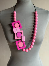 Carica l'immagine nel visualizzatore di Gallery, Collana Escalation Barbie limited Edition