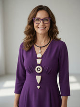 Carica l'immagine nel visualizzatore di Gallery, Collana totem beige con bordino giallo fuxia bordeaux