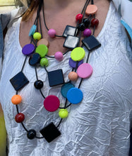 Carica l'immagine nel visualizzatore di Gallery, Collana noodles multicolor 2024