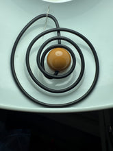 Carica l&#39;immagine nel visualizzatore di Gallery, Orecchini Saturn cappuccino