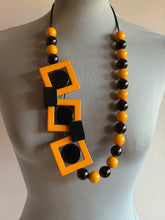 Carica l&#39;immagine nel visualizzatore di Gallery, Collana escalation ocra e nero