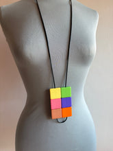 Carica l'immagine nel visualizzatore di Gallery, Collana puzzle estate 2026