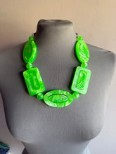 Carica l'immagine nel visualizzatore di Gallery, Collana mare verde fluo