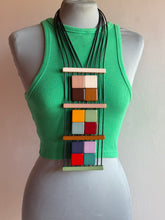 Carica l'immagine nel visualizzatore di Gallery, Collana Prismatica multicolor