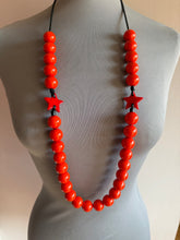 Carica l'immagine nel visualizzatore di Gallery, A collana stella stellina rosso aragosta