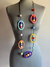 Carica l'immagine nel visualizzatore di Gallery, Collana uovo balls multicolor