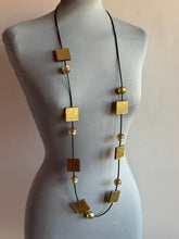 Carica l&#39;immagine nel visualizzatore di Gallery, Collana punto e virgola oro glitter
