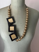 Carica l&#39;immagine nel visualizzatore di Gallery, Collana escalation oro quadro glitter