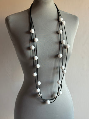 Collana l’economica bianca