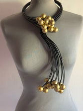 Carica l'immagine nel visualizzatore di Gallery, Collana black river Gold
