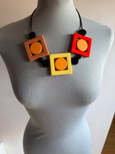Carica l'immagine nel visualizzatore di Gallery, Collana train quadro multicolore