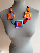 Carica l'immagine nel visualizzatore di Gallery, Collana bit Train multicolor