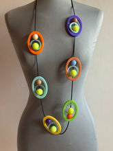 Carica l'immagine nel visualizzatore di Gallery, Collana uovo multicolor long