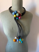Carica l'immagine nel visualizzatore di Gallery, Collana black river multicolor