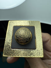 Carica l'immagine nel visualizzatore di Gallery, Anello quadro bottone ricamato