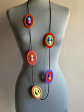 Carica l'immagine nel visualizzatore di Gallery, Collana uovo multicolor
