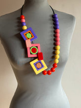 Carica l'immagine nel visualizzatore di Gallery, Collana escalation 2.0 multicolor viola rosa giallo